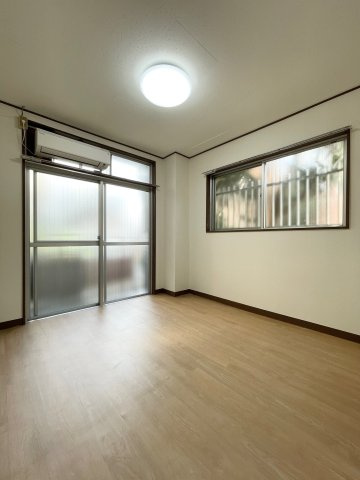 エンゼルマンションの居間・リビング