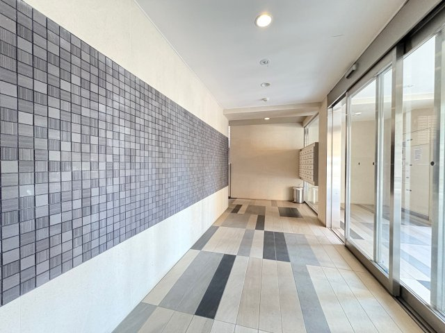 ヴォーガコルテ高円寺の玄関