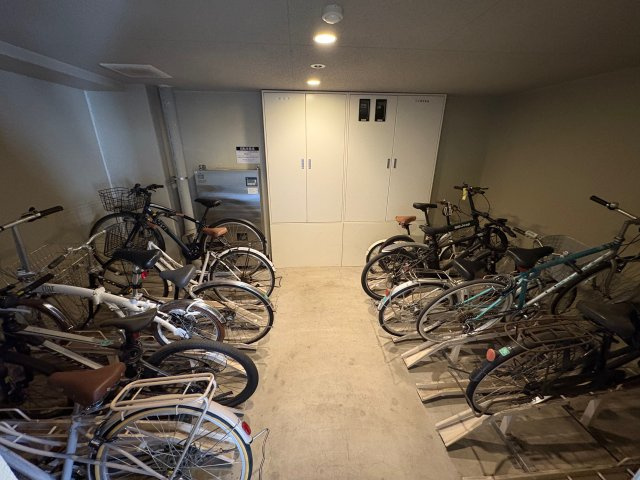 ヴォーガコルテ高円寺の駐車場