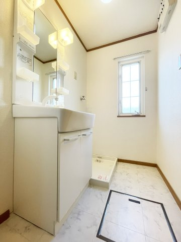 モア　ルフランの洗面所