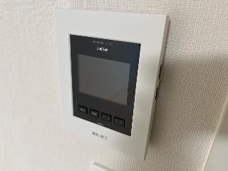 坂戸市関間4丁目アパート新築工事の内装|カメラ付インターホン（イメージ）