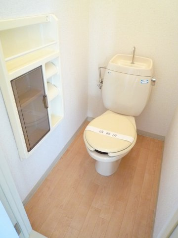 フレグランス山岡Cのトイレ|温水洗浄便座設置中