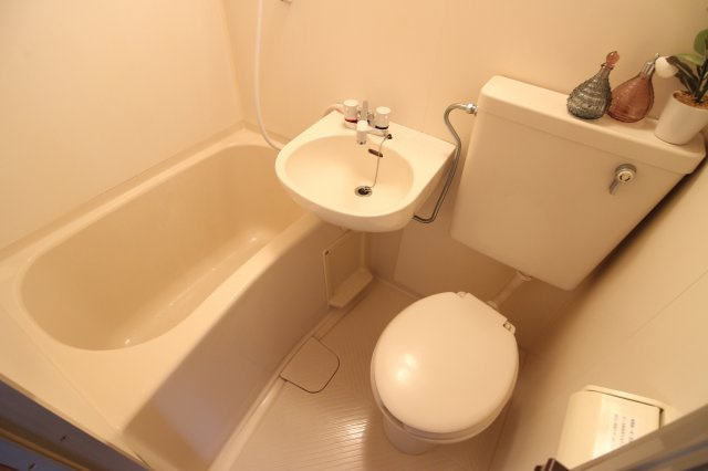 モンテメール学園前の浴室