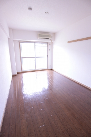 アートプラザ神戸西の居間・リビング