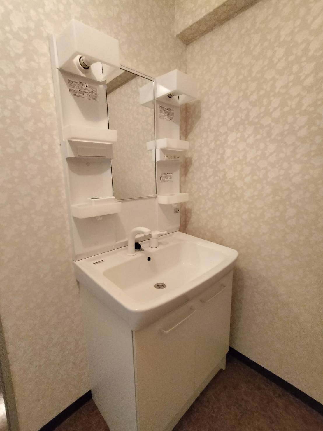 リーグレック元町の独立洗面台