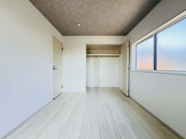 半田市上池町2丁目38-1『仲介手数料無料』新築戸建ての洋室