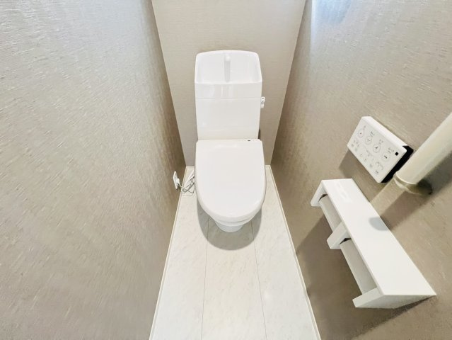 半田市上池町2丁目38-1『仲介手数料無料』新築戸建てのトイレ