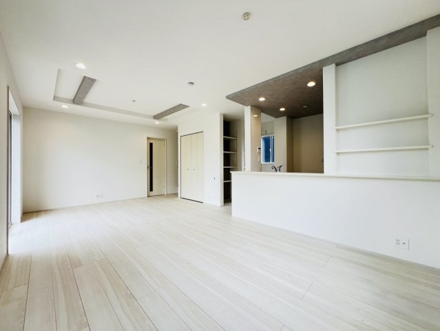 半田市上池町2丁目38-1『仲介手数料無料』新築戸建ての居間・リビング