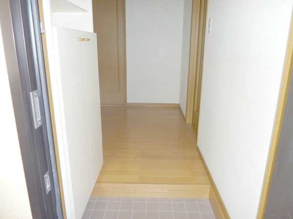 亀幸園ハイツ【キャッシュバック対象物件】の玄関|シンプルで使いやすい玄関です