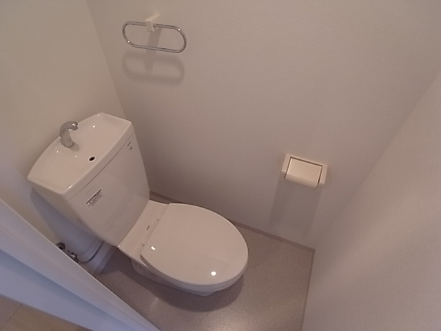 神戸市須磨区車字潰ノ下の賃貸マンションのトイレ