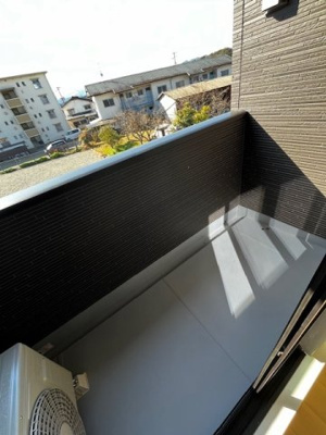 【バルコニー】 | グランプレイス | 【グランプレイス】開放的で明るい空間を演出してくれるバルコニーです