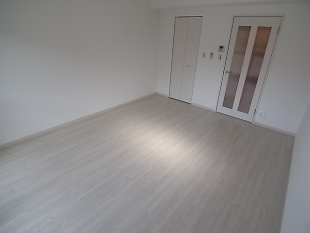 神戸市須磨区車字潰ノ下の賃貸マンションの居間・リビング|リビング