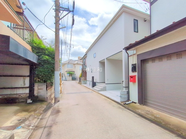 【新築分譲住宅】川越砂新田3丁目24-1期　の前面道路含む現地写真