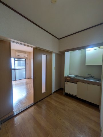 J・Oビルの居間・リビング