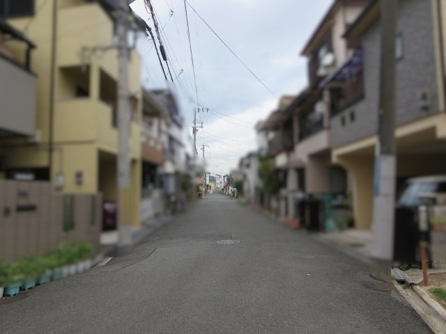 売土地　大東市南津の辺町（建築条件無し更地）の前面道路含む現地写真