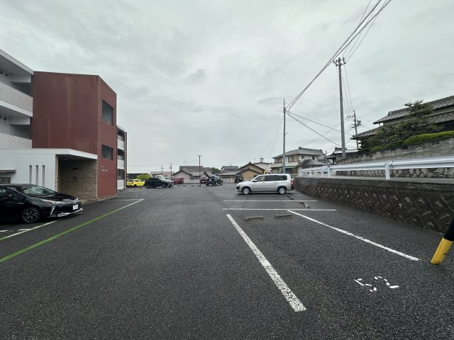 メゾン・ド・はぼたんの駐車場