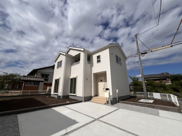 新築　富岡市下高瀬　Livele Garden.S 　１号棟の外観|　完成しました！物件のご内覧等、お気軽にお問合せください♪　							
