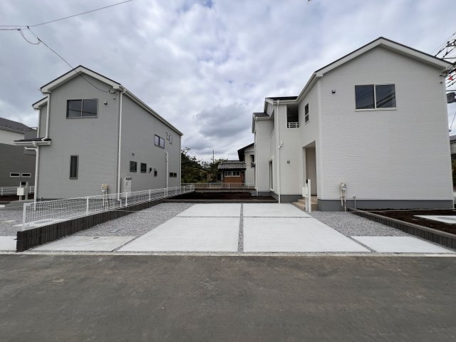 新築　富岡市下高瀬　Livele Garden.S 　１号棟の駐車場|　駐車スペースは2台分可能です！
