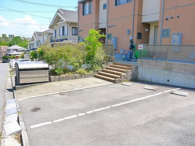 MASTパルコートAの駐車場