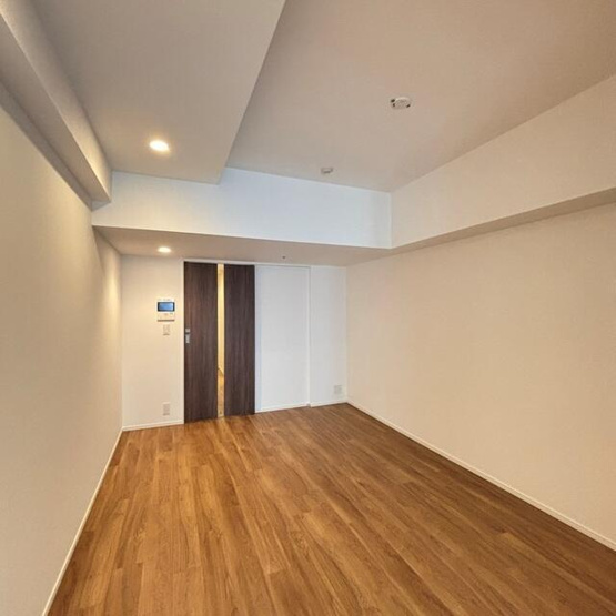 【居間・リビング】 | ※写真は同タイプ住戸です。 