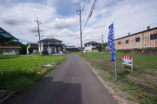 鹿沼市下武子町　土地　区画①の前面道路含む現地写真