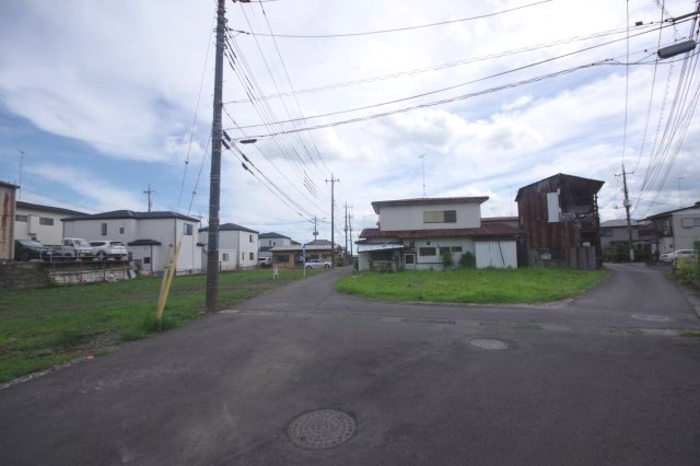 鹿沼市下武子町　土地　区画①の前面道路含む現地写真