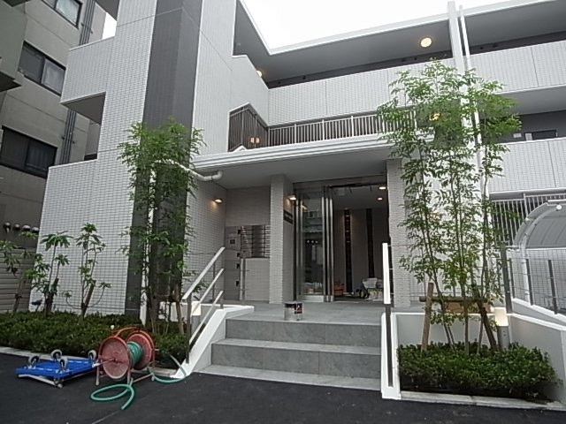 神戸市長田区東尻池町２丁目の賃貸マンションのエントランス