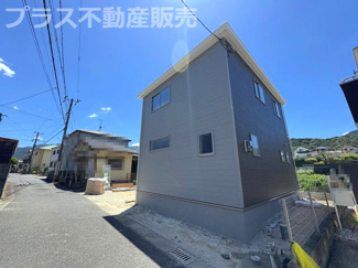 【外観】 | 現地写真。プラス不動産販売なら、現場の全ての棟をまとめてご見学頂けます。