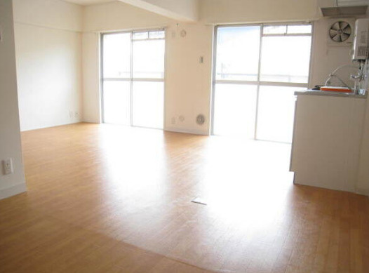 リバーサイドハイツの居間・リビング