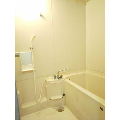 【浴室】 | REステートビル | 日々の暮らしに欠かせないお風呂です