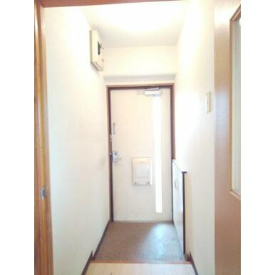 【玄関】 | REステートビル | 毎日通る玄関はこちらです