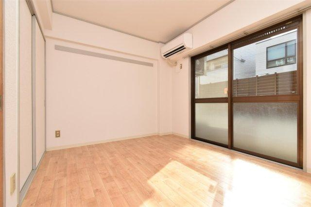 本丸ハイツの居間・リビング|使いやすい居間です