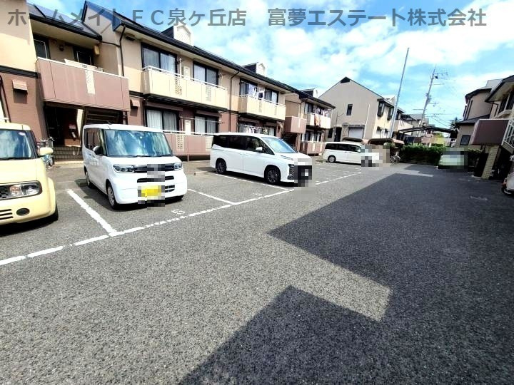 ハイツミヅホA棟の駐車場
