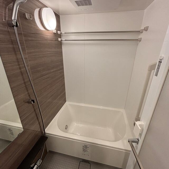 【浴室】 | ※写真は同タイプ住戸です。 