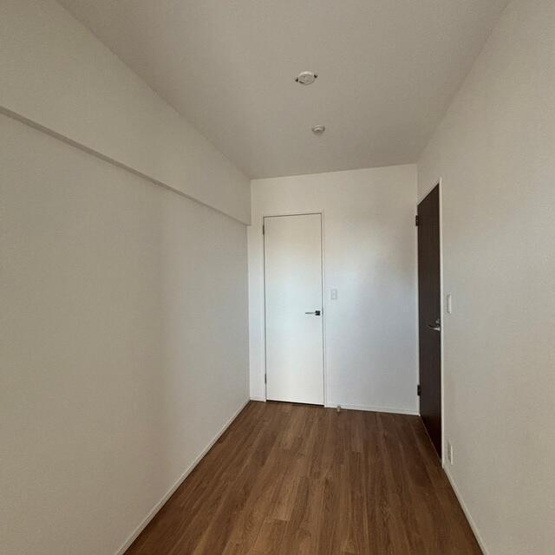 【寝室】 | ※写真は同タイプ住戸です。 