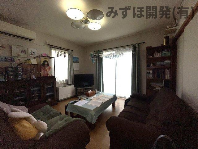 山形市中桜田1丁目3-29の居間・リビング