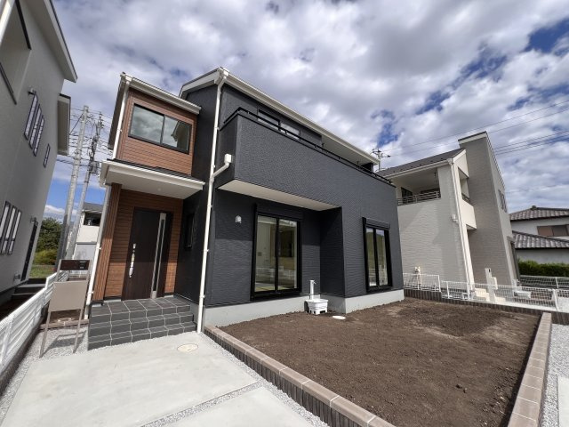 新築　富岡市下高瀬　Livele Garden.S 　2号棟の外観|　完成しました！物件のご内覧等、お気軽にお問合せください♪　							
