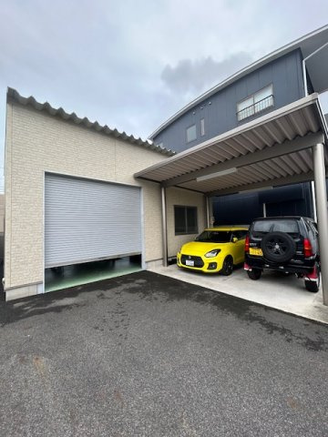 山田様倉庫の駐車場