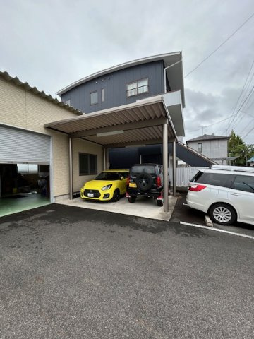 山田様倉庫の駐車場