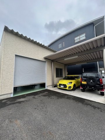 山田様倉庫の駐車場