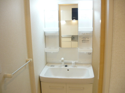 【洗面所】 | nostro nido | 忙しい朝には欠かせない洗面所です