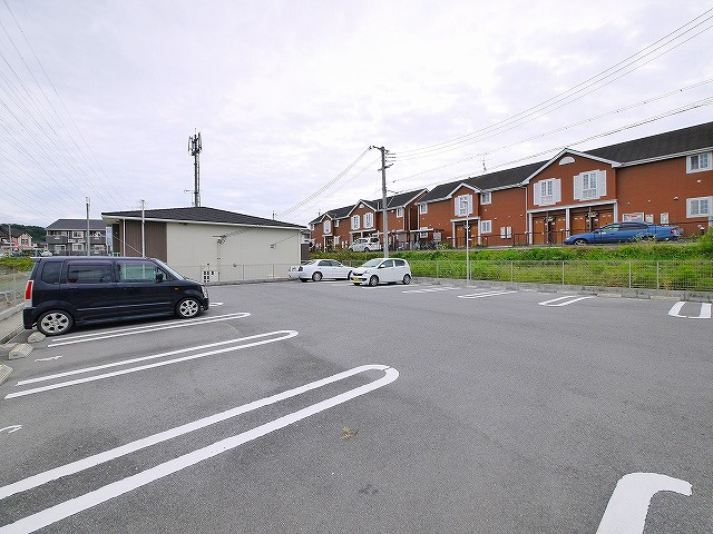 カーサ・フランの駐車場|駐車場があるので、車を買う予定の方も安心です