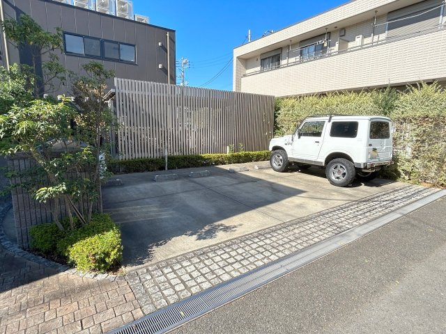 アルページュ欅の駐車場