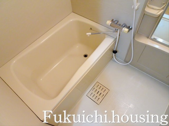 COLORS　GARDEN桜上水の浴室