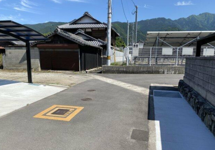 萩生 岸ノ下　売土地の前面道路含む現地写真
