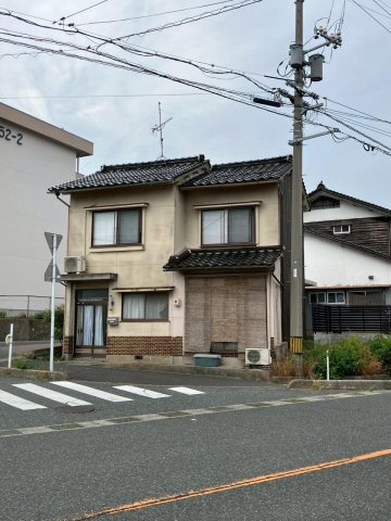 鳥取市浜坂4丁目　中古戸建の前面道路含む現地写真