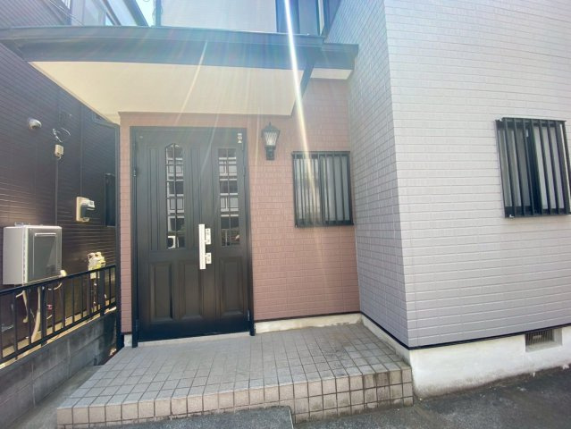 青木邸のエントランス
