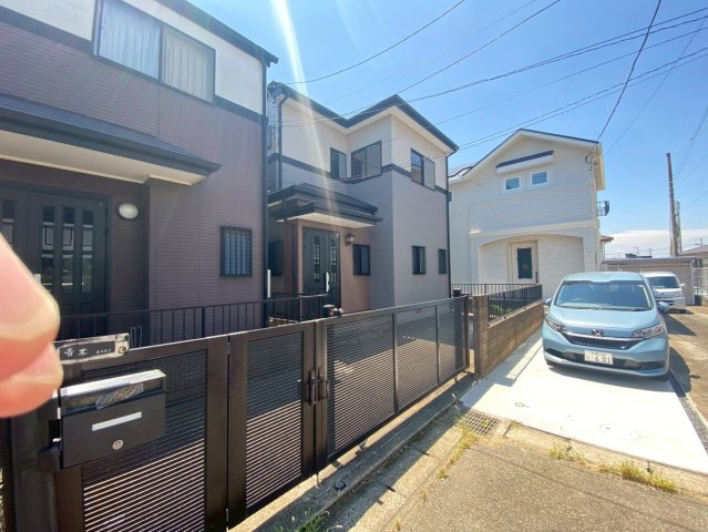 青木邸の駐車場