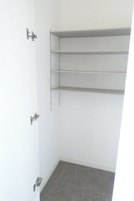 【収納】 | ブランネージュ新山口Ⅱ | 反転間取り別部屋写真です。