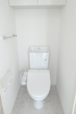 【トイレ】 | ブランネージュ新山口Ⅱ | 反転間取り別部屋写真です。